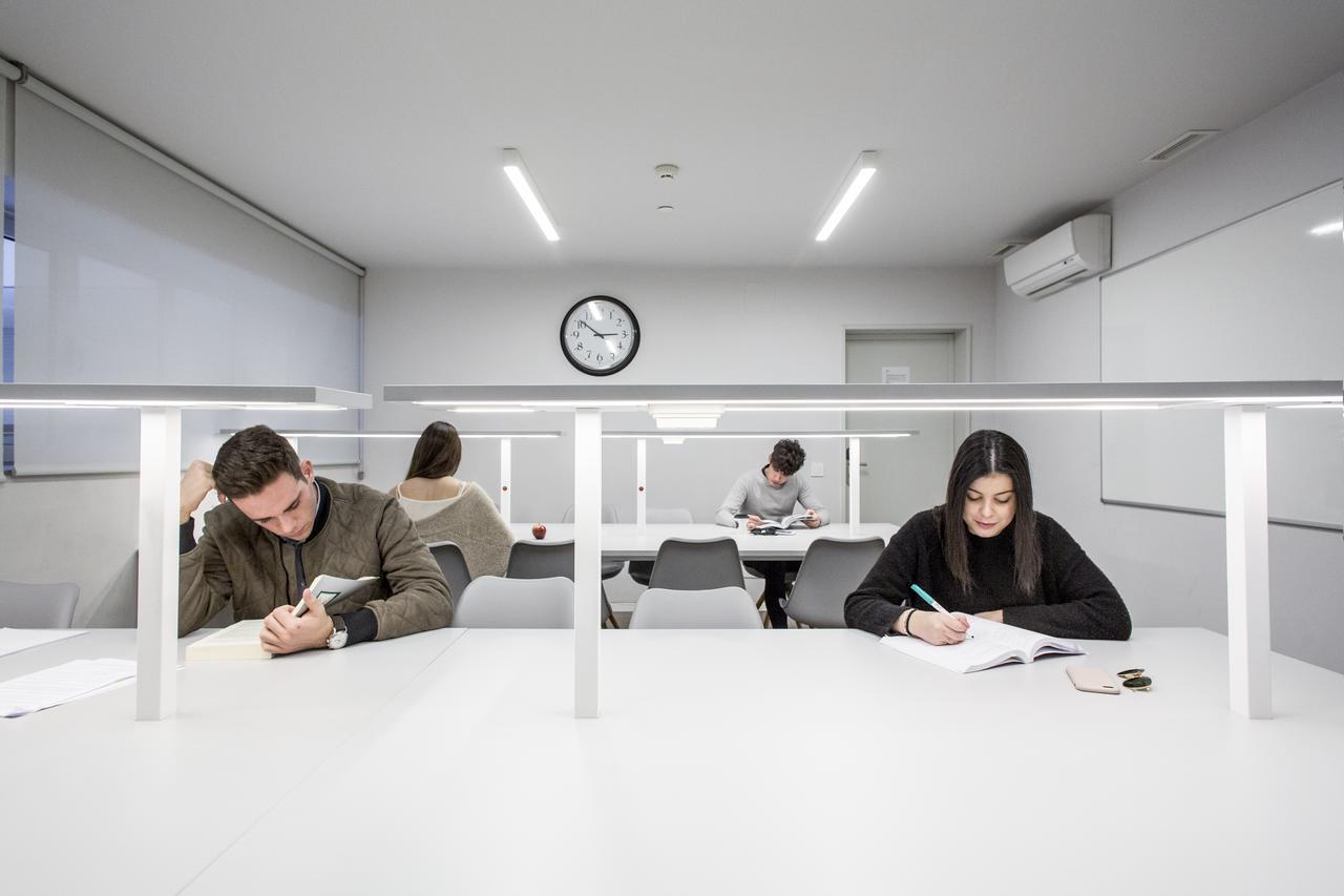 Residencia Universitaria Resa Claudio Coello Madrid Bagian luar foto